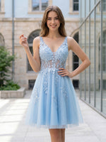 Tulle A-Line V Neck Mini Homecoming Dresses with Lace Applique