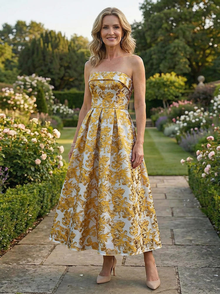 Jacquard A-Line Strapless Pleated Mother of the Bride Dresses