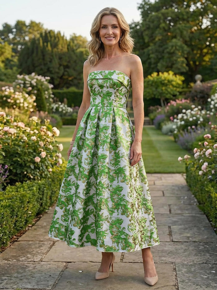 Jacquard A-Line Strapless Pleated Mother of the Bride Dresses