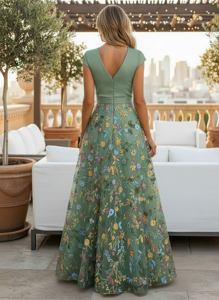 Tulle A-Line Crew Neck Mother of the Bride Dresses with Floral Embroidery