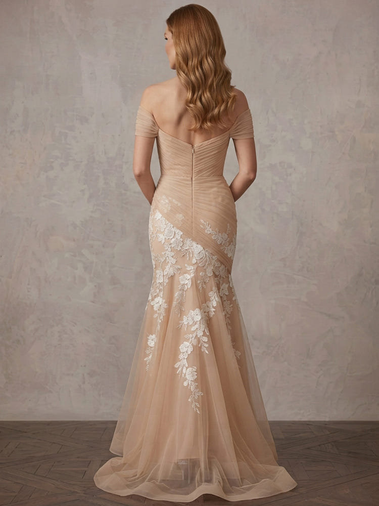 Organza Mermaid Off Shoulder Maxi Mother of the Bride Dresses with Floral Lace Applique