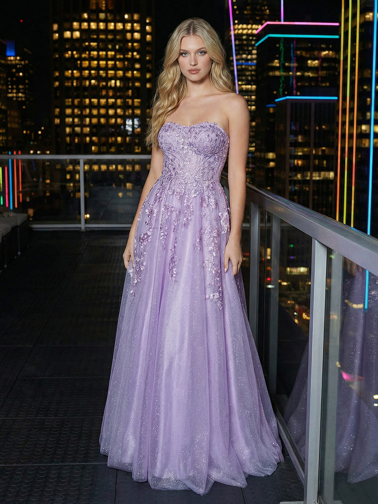A Line Tulle Sweetheart Lace Appliqued Evening Dresses