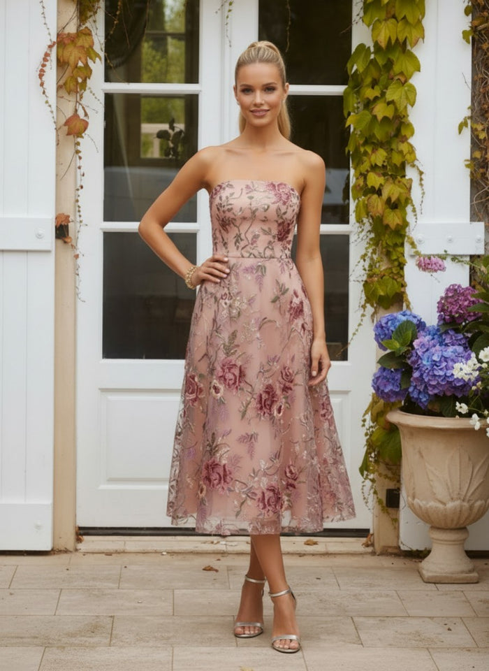 Tulle A-Line Strapless Formal Dresses with Floral Embroidery