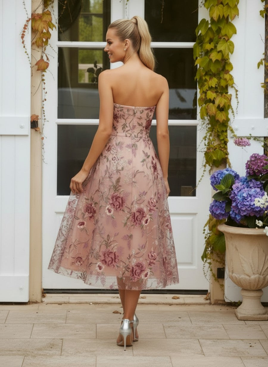 Tulle A-Line Strapless Formal Dresses with Floral Embroidery
