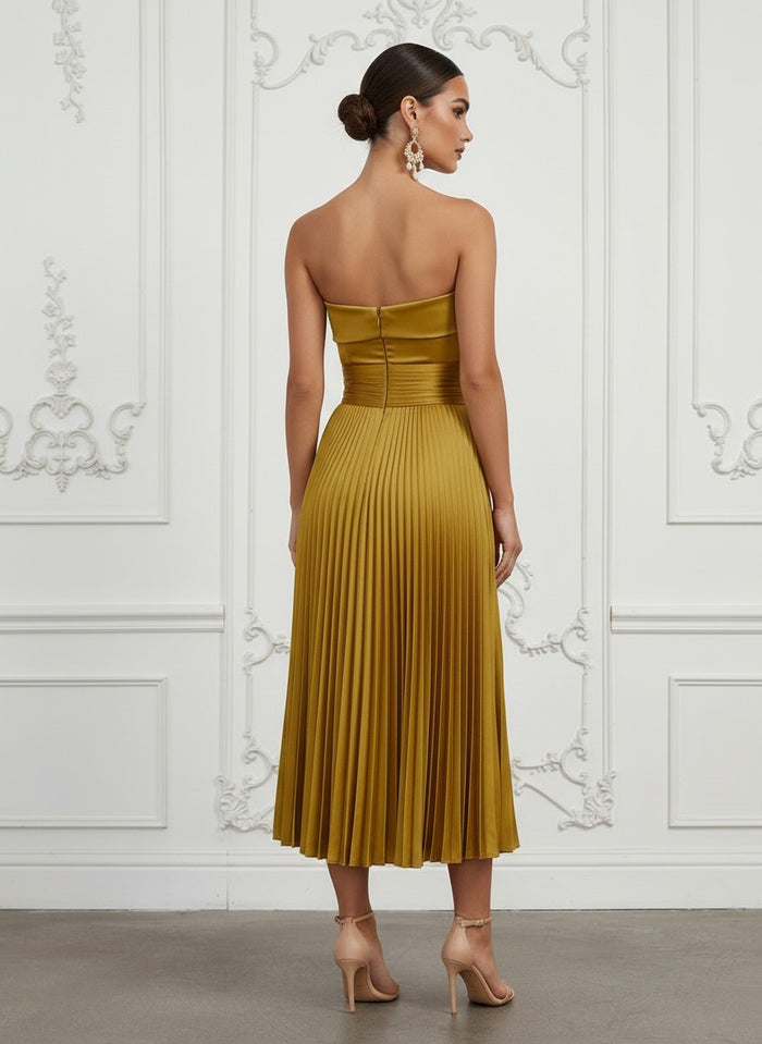 Metallic Foil Chiffon A-Line Strapless Cocktail Dresses with Delicate Pleated