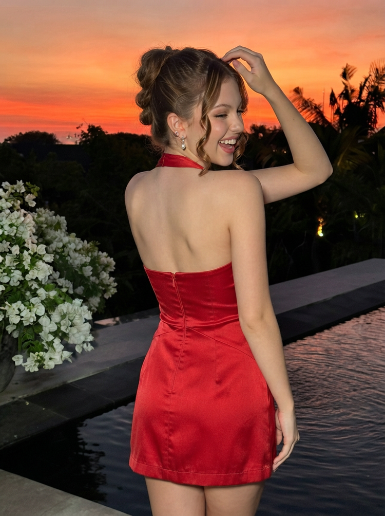 Satin Bodycon V Neck Pleated Homecoming Dresses